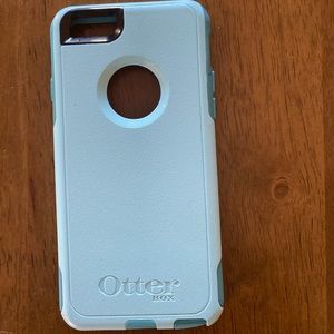 Otter box iPhone 6s cover.